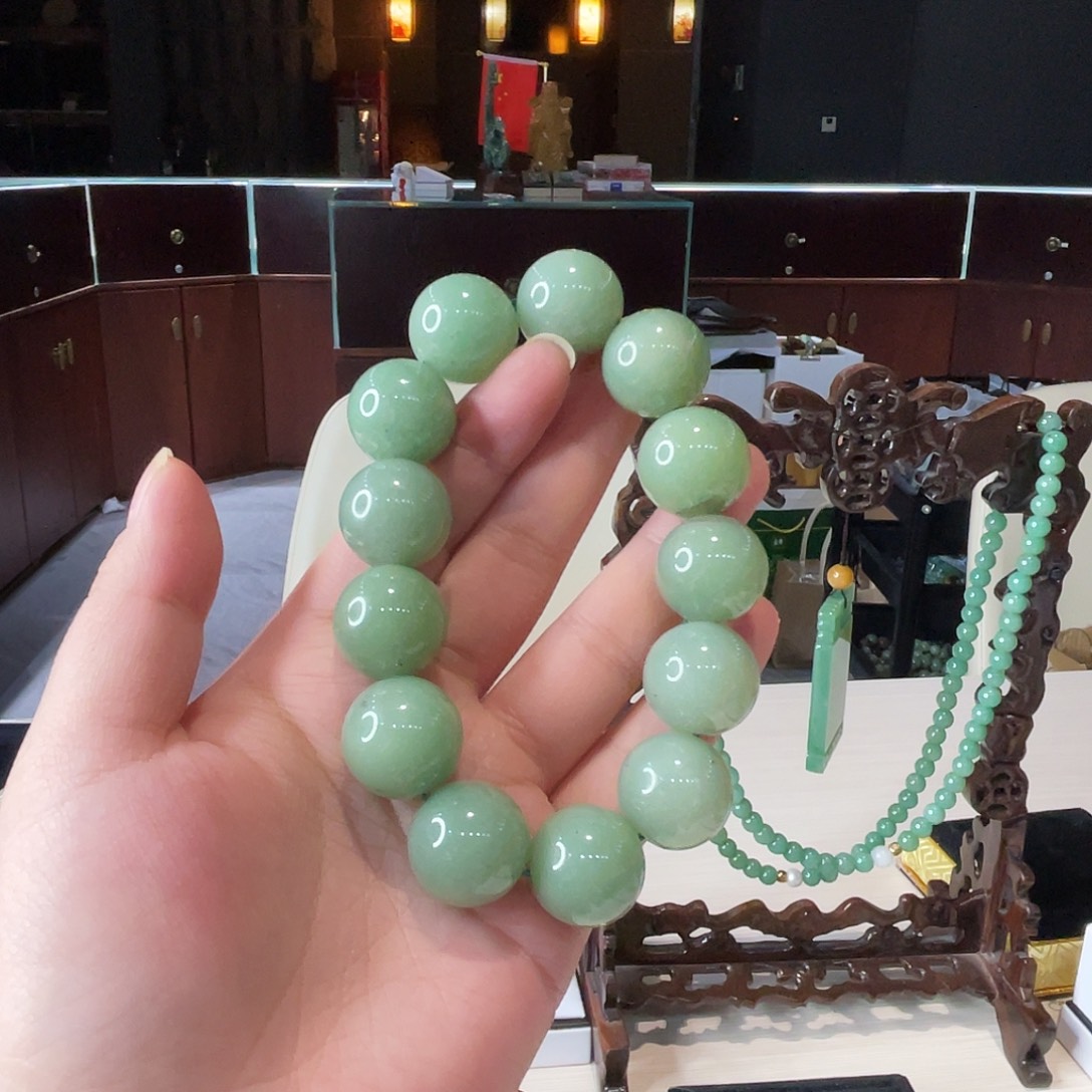 密玉（石英质玉）未镶嵌颈饰