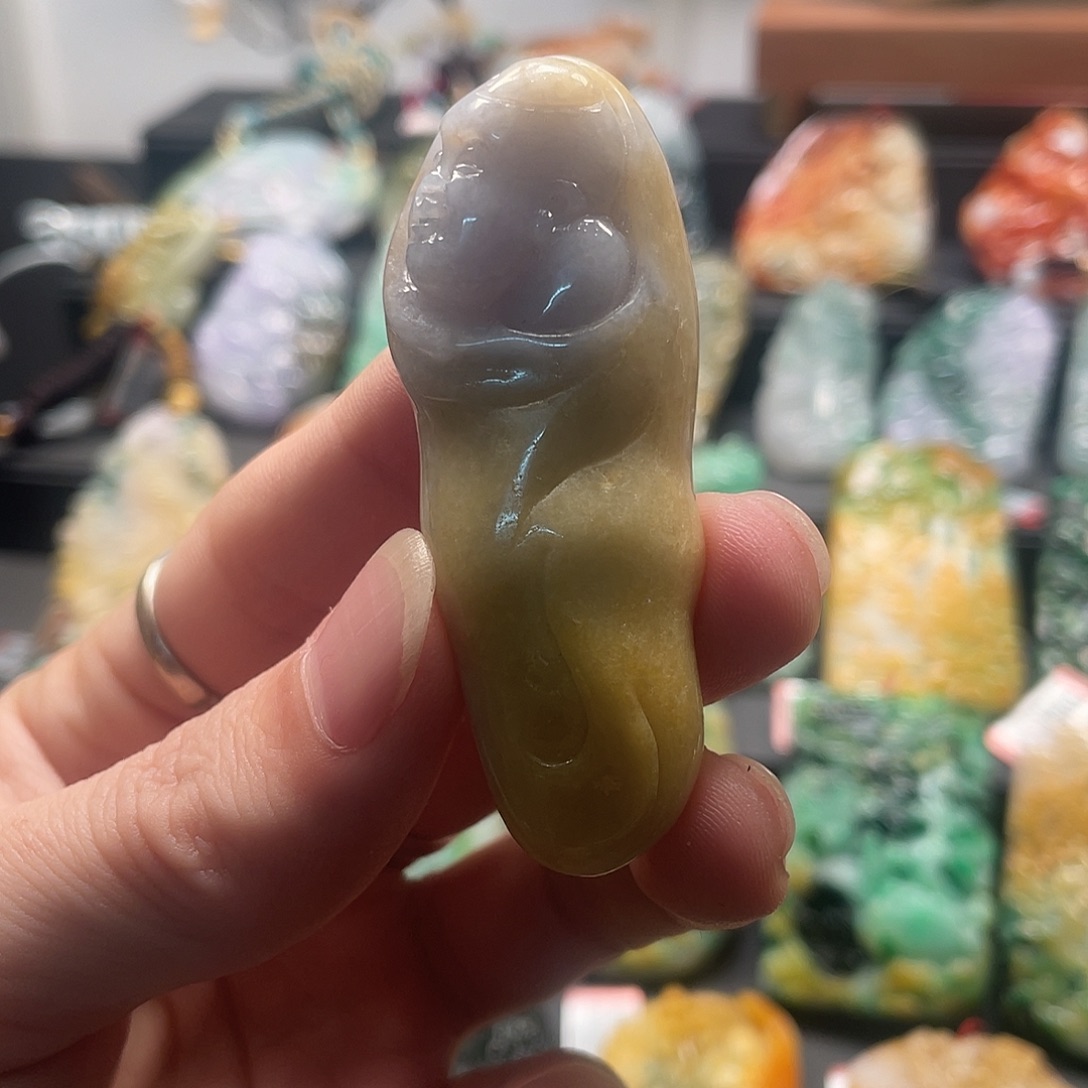 翡翠未镶嵌颈饰腾冲7