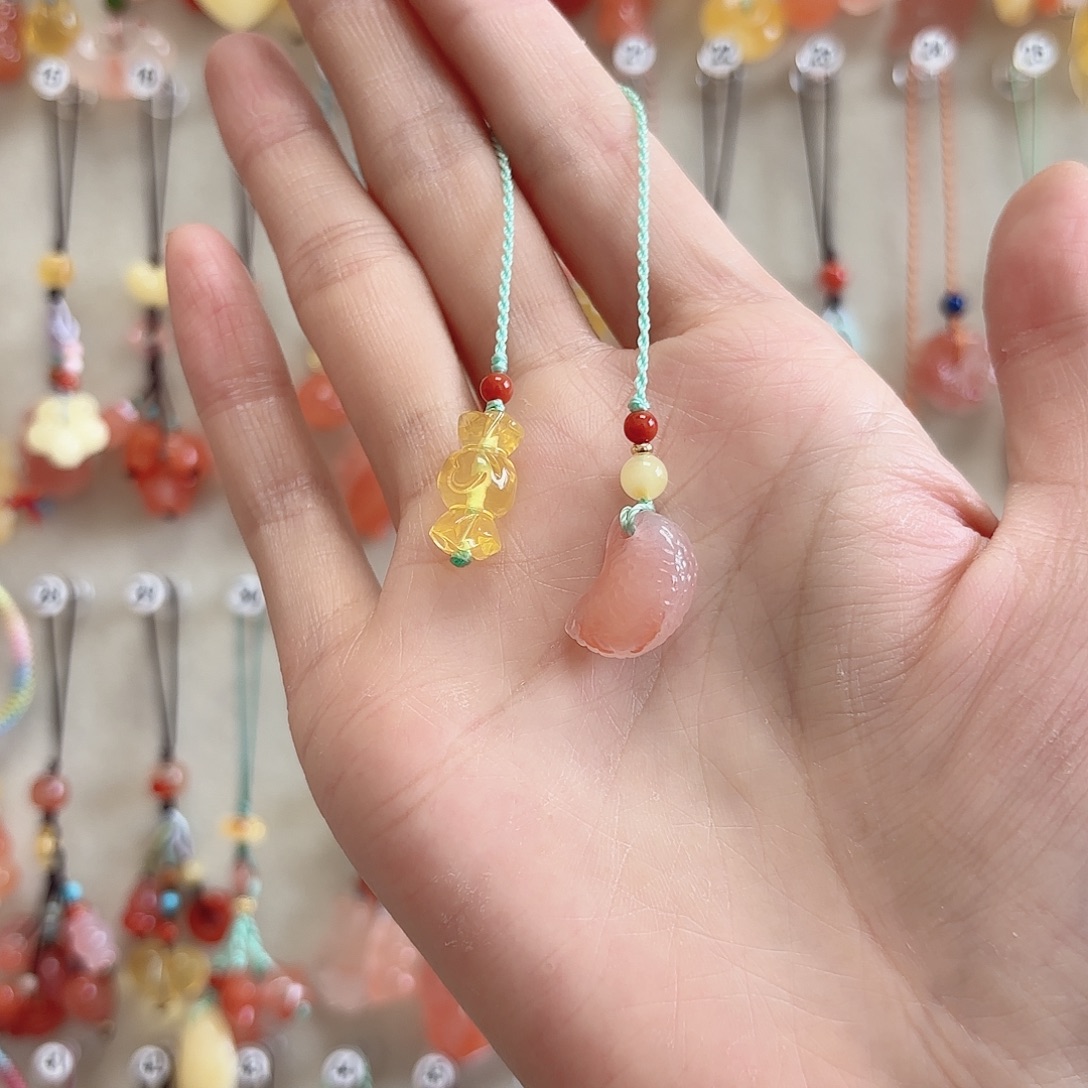 南红玛瑙未镶嵌吊坠(赠链)