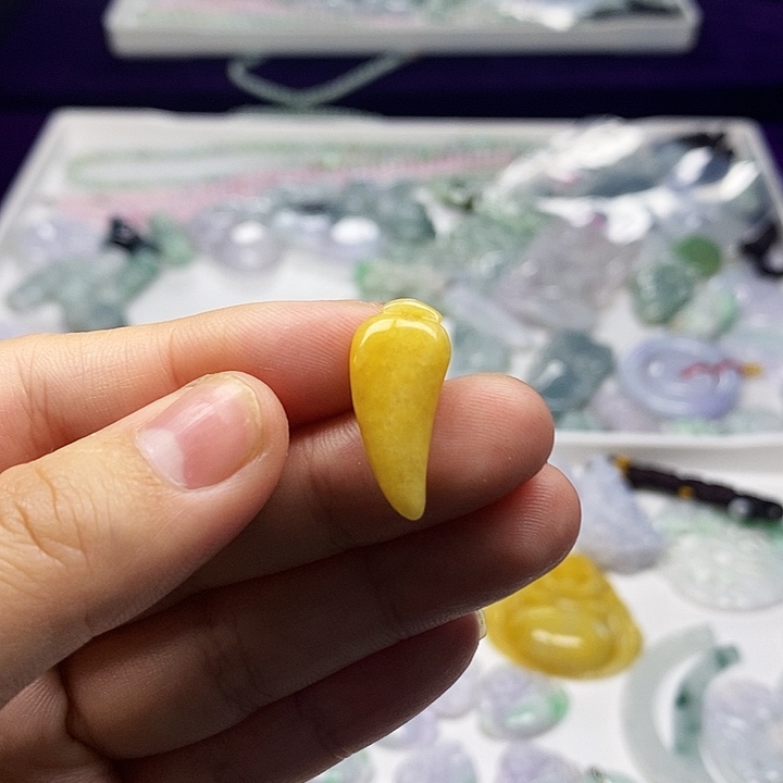 翡翠未镶嵌颈饰翡翠