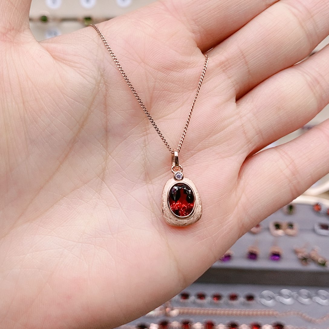 石榴石颈饰银S925镶嵌吊坠