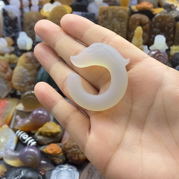 吉***伙玛瑙/玉髓未镶嵌颈饰