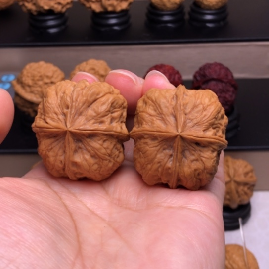 文玩核桃把件战斧四楞36