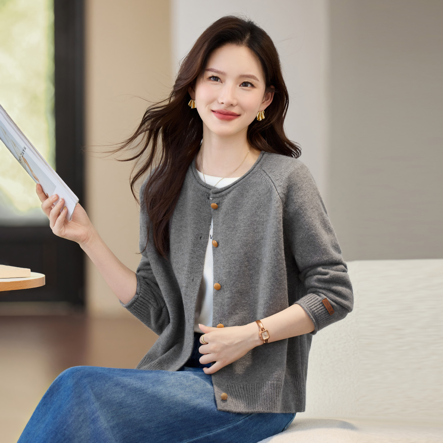 灰色圆领针织开衫外套2025秋冬新款上衣爆款松弛感气质温柔毛衣女