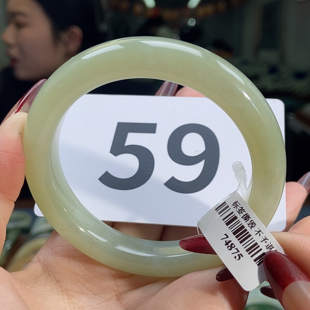 和田玉手镯未镶嵌