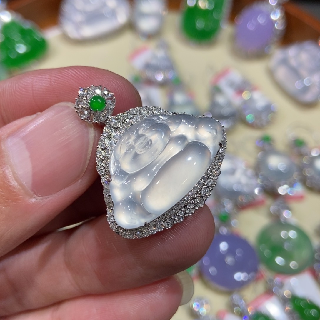 翡翠颈饰18K金镶嵌吊坠