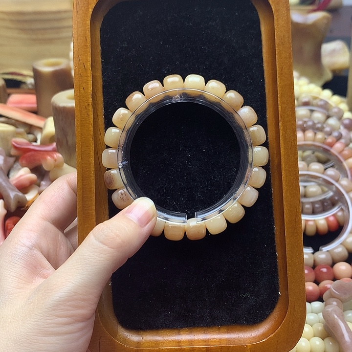 其他老料三花手串