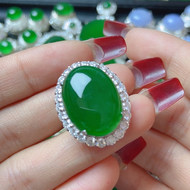 翡翠颈饰18K金镶嵌           