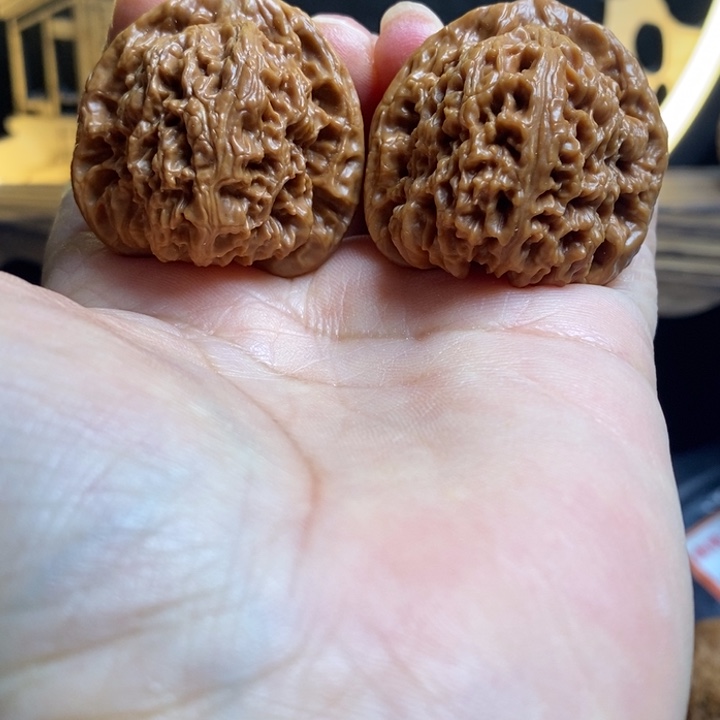 烟***奴把件文玩核桃36.5/37矮桩卐字