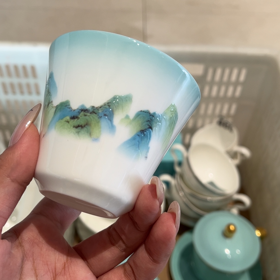 瓷片江山如画主人杯