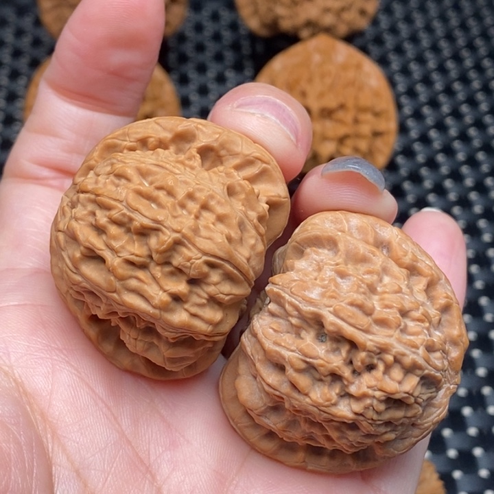 董***爽吊坠文玩核桃8白狮子39