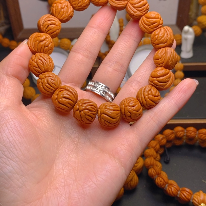 【闪购商品】桃核手串龙文桃核