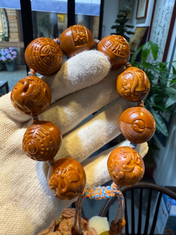 橄榄核雕苏工手工雕刻玄阴四相八卦2.1*2.1