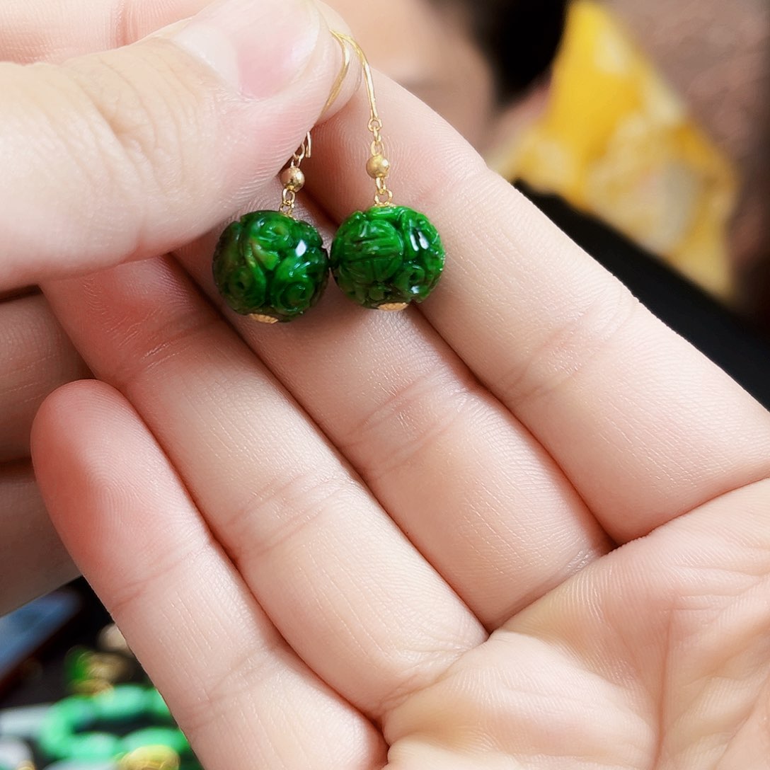 翡翠18K金镶嵌颈饰耳饰