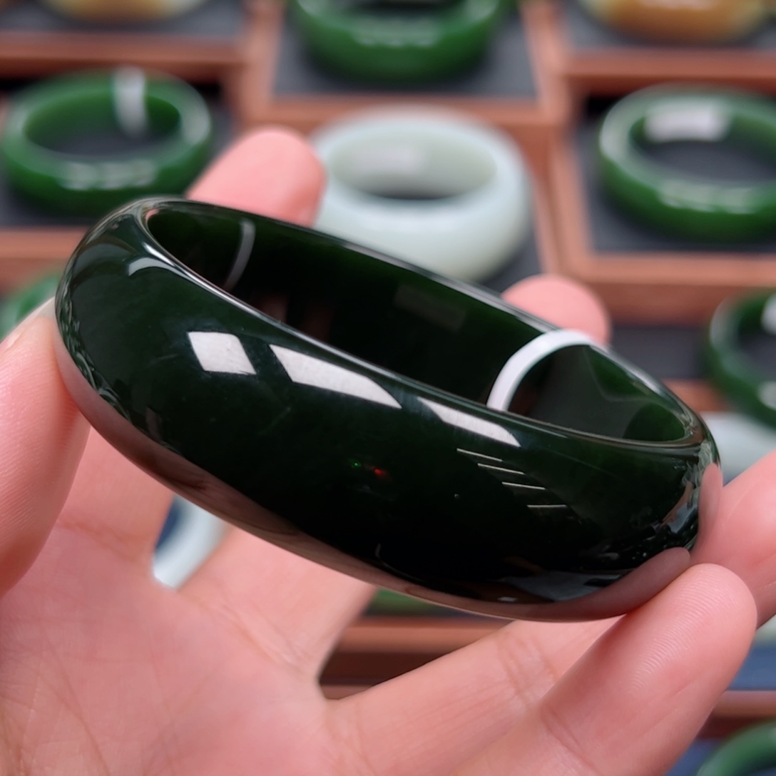 未镶嵌手镯和田玉（碧玉）