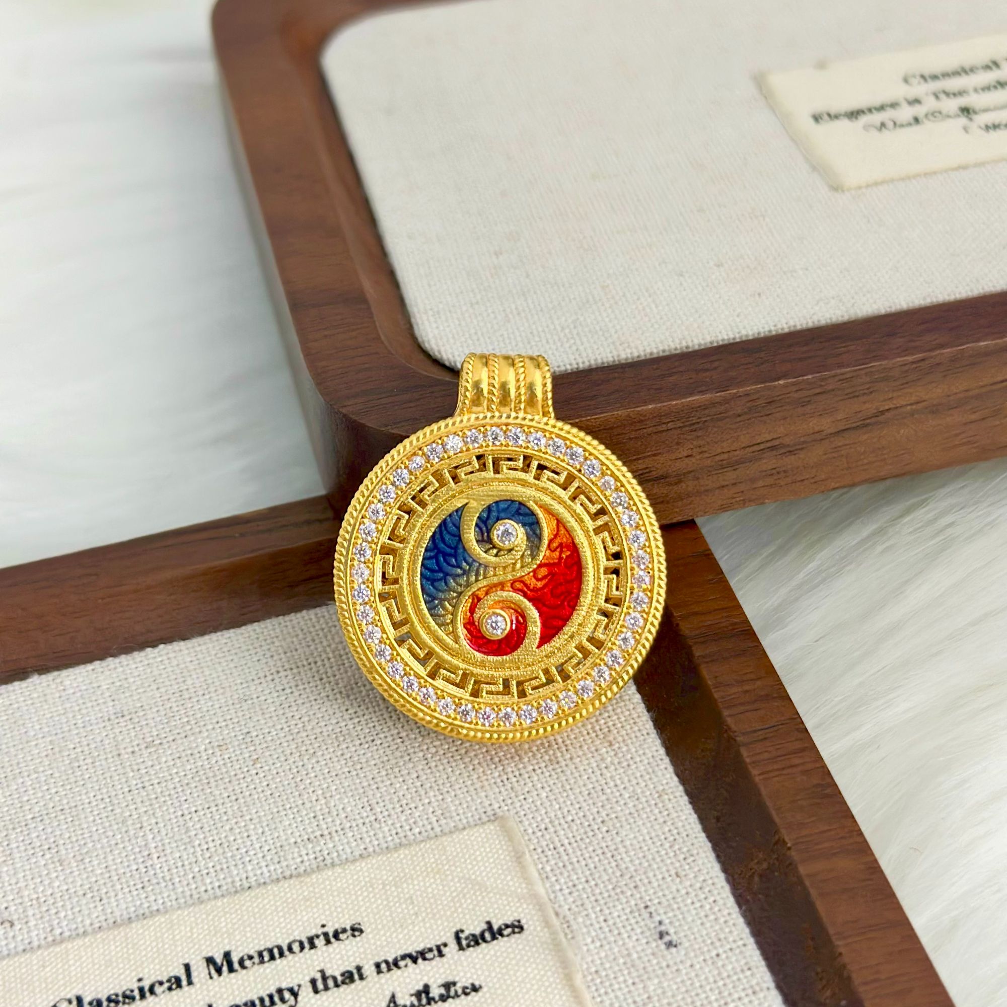 莫桑石999足金5G工艺黄金镶嵌魔王灵珠双生吊坠