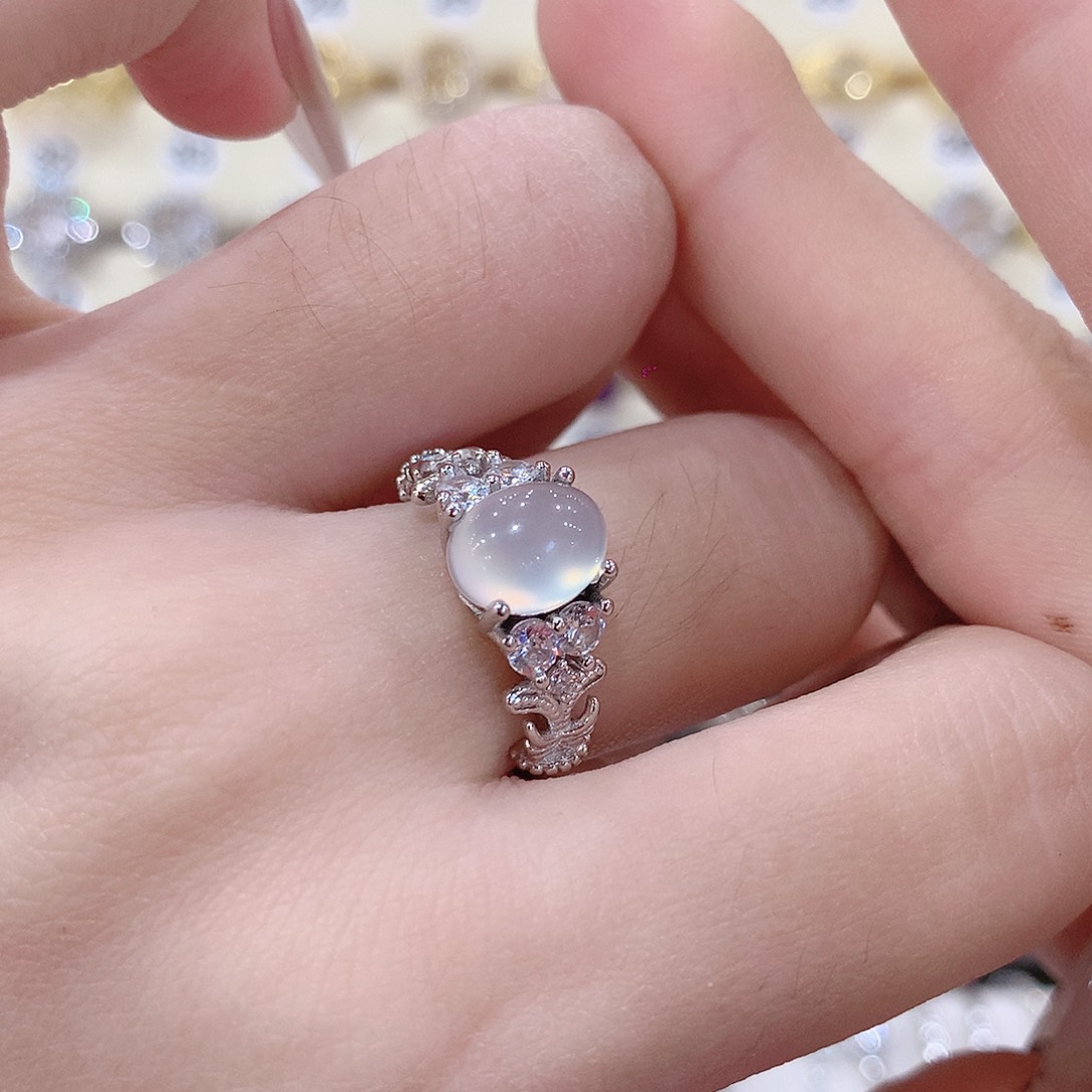 蛇纹石玉戒指银S925镶嵌小**.