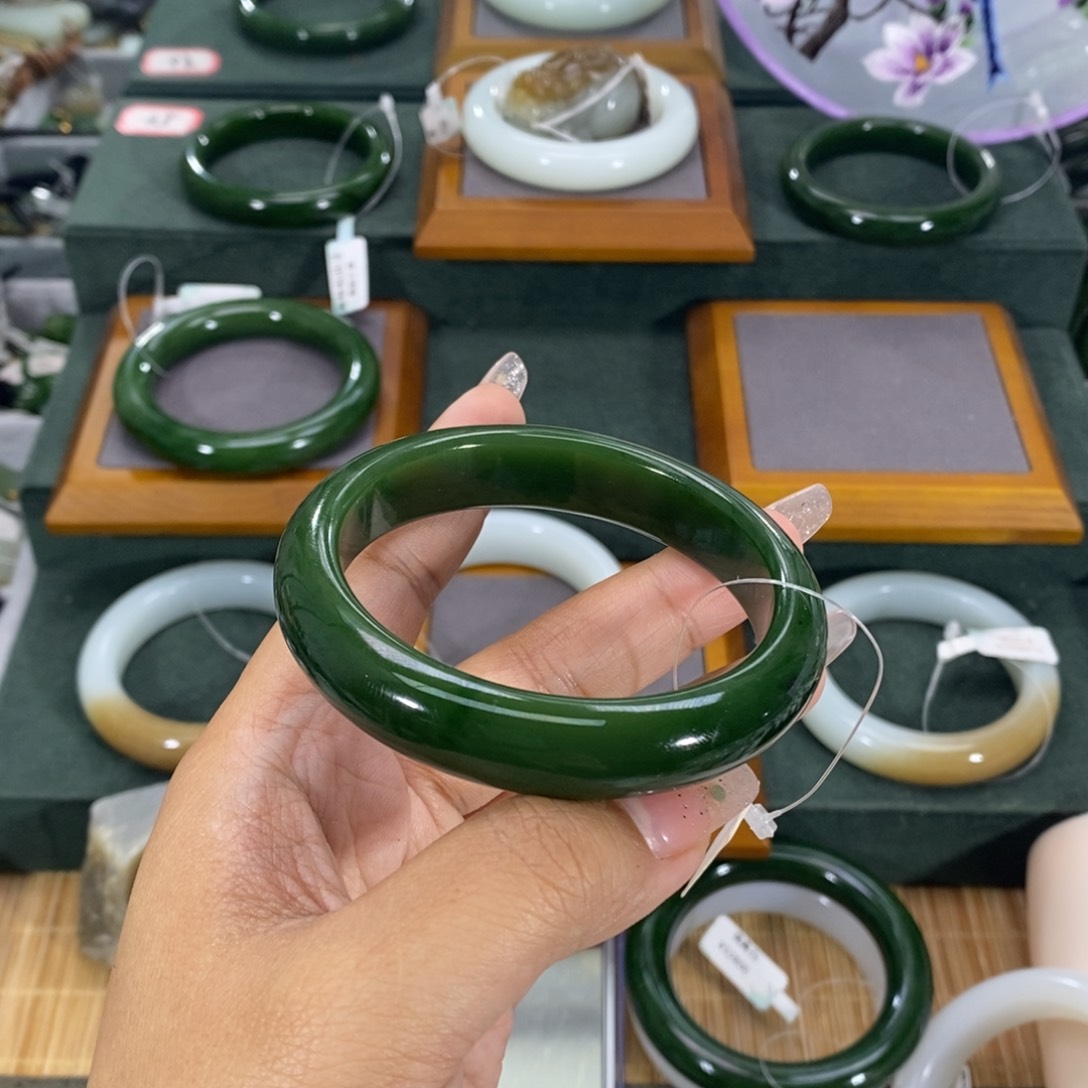 和田玉手镯未镶嵌挽*眠