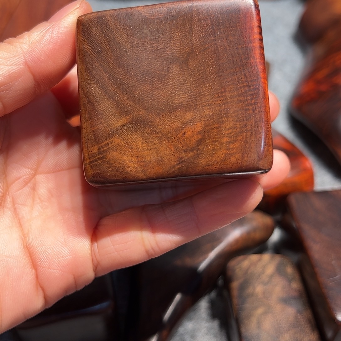 迷****交趾黄檀（大红酸枝）