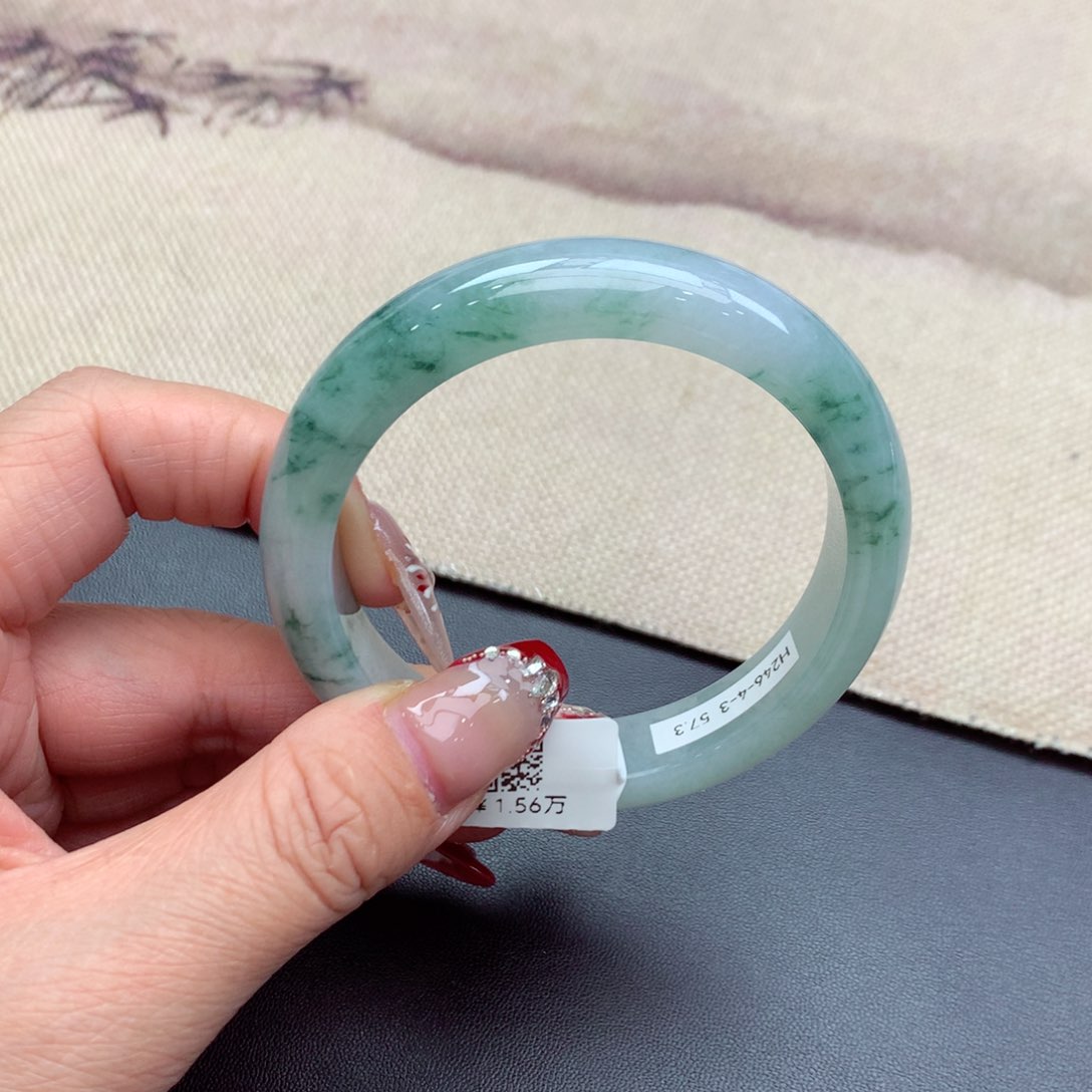 翡翠手镯未镶嵌缅甸翡翠手镯