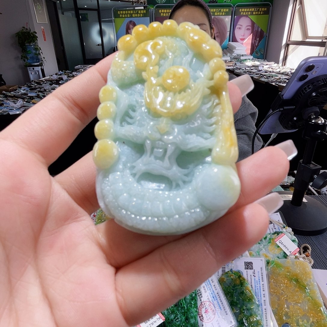 颈饰未镶嵌翡翠一