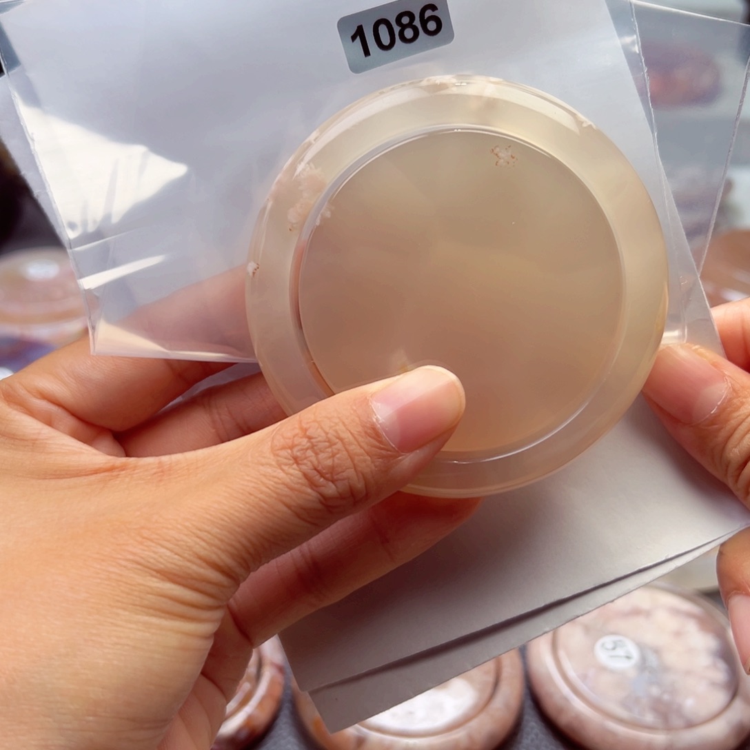 玛瑙/玉髓手镯未镶嵌阳*