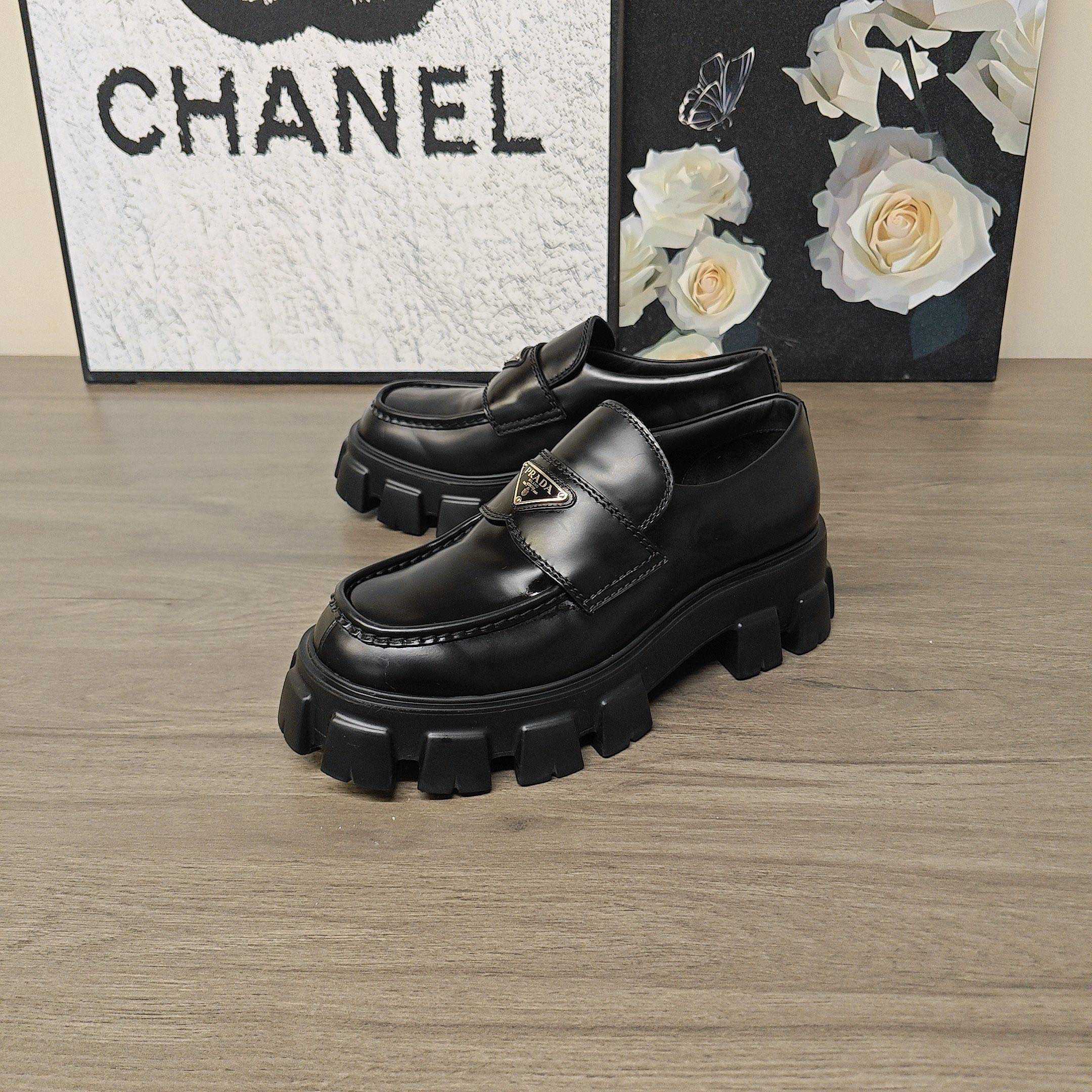 99新 Prada/普拉达 Monolith厚底三角标乐福鞋42.5码99新公价9900