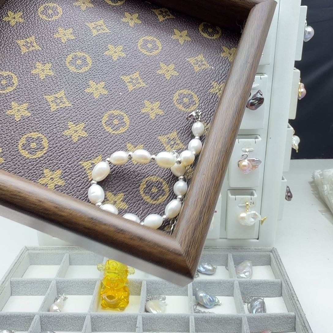 合金淡水珍珠颈饰