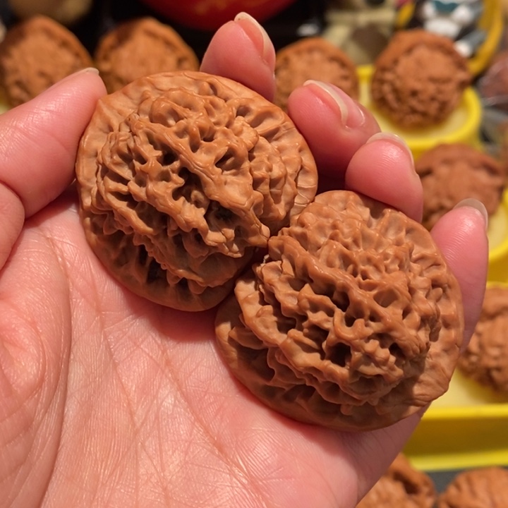 c****a文玩核桃40尺秦闷狮子头