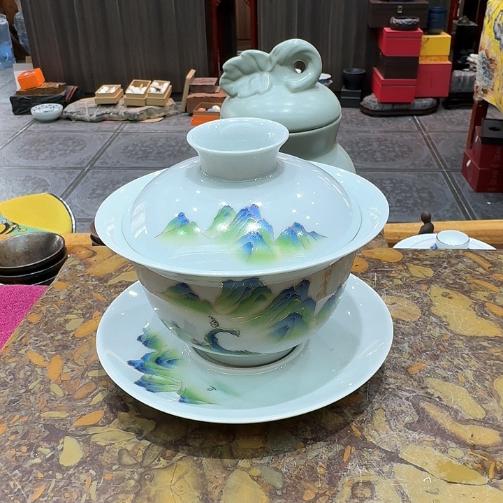 三才盖碗一个。。。品茗