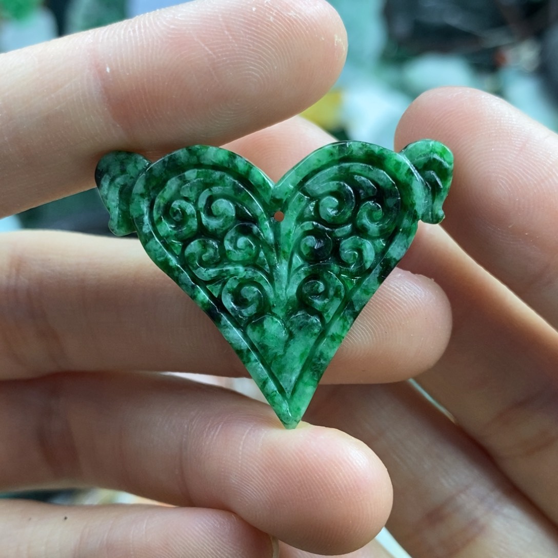 翡翠颈饰未镶嵌吊坠