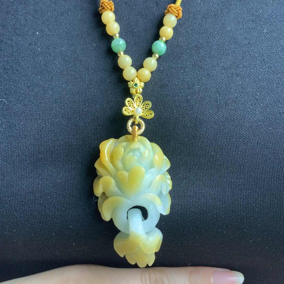 翡翠颈饰未镶嵌翡翠