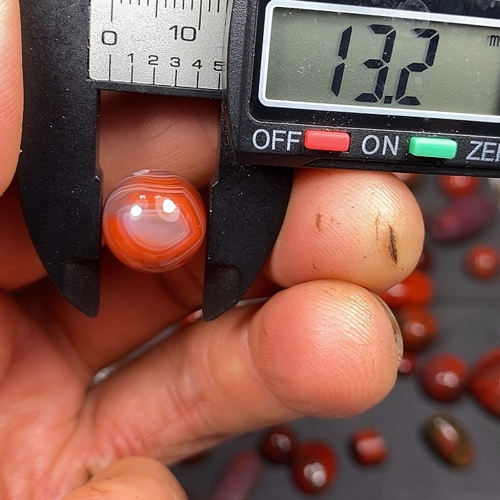 南红玛瑙未镶嵌车挂