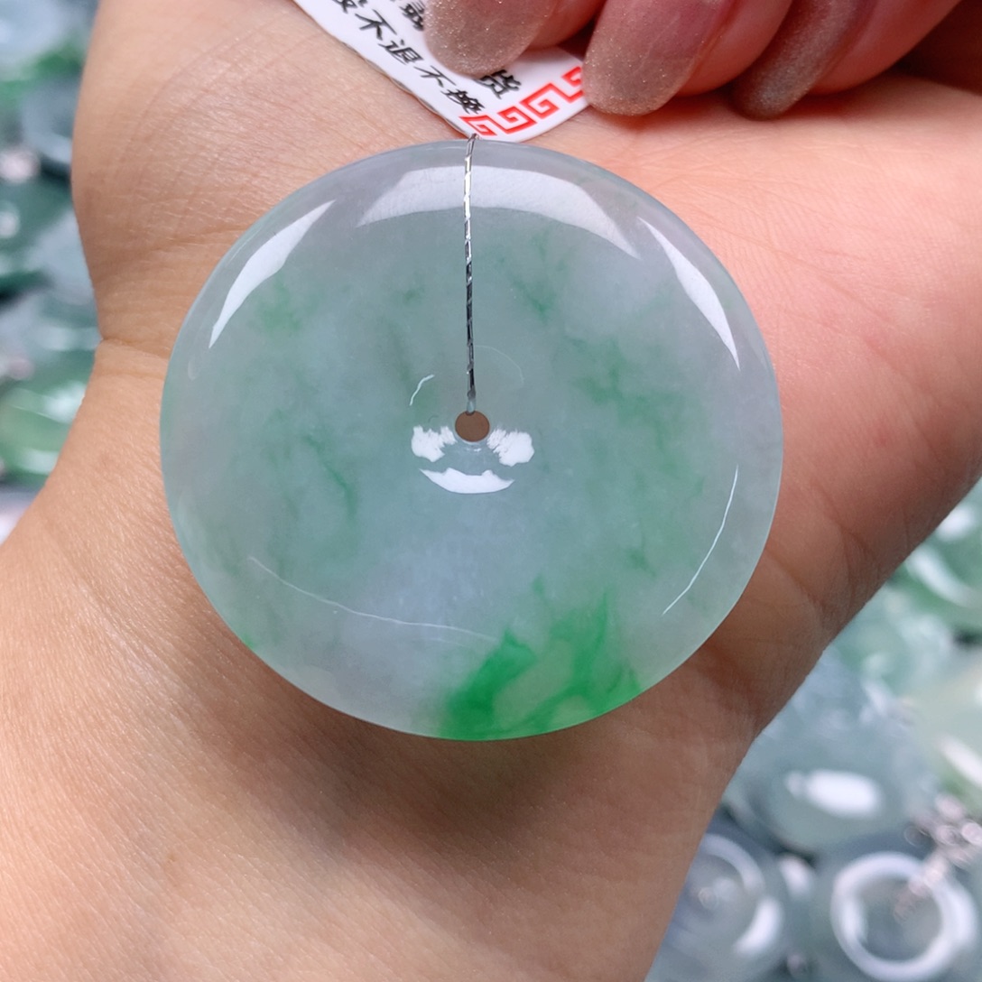 翡翠颈饰未镶嵌天然翡翠