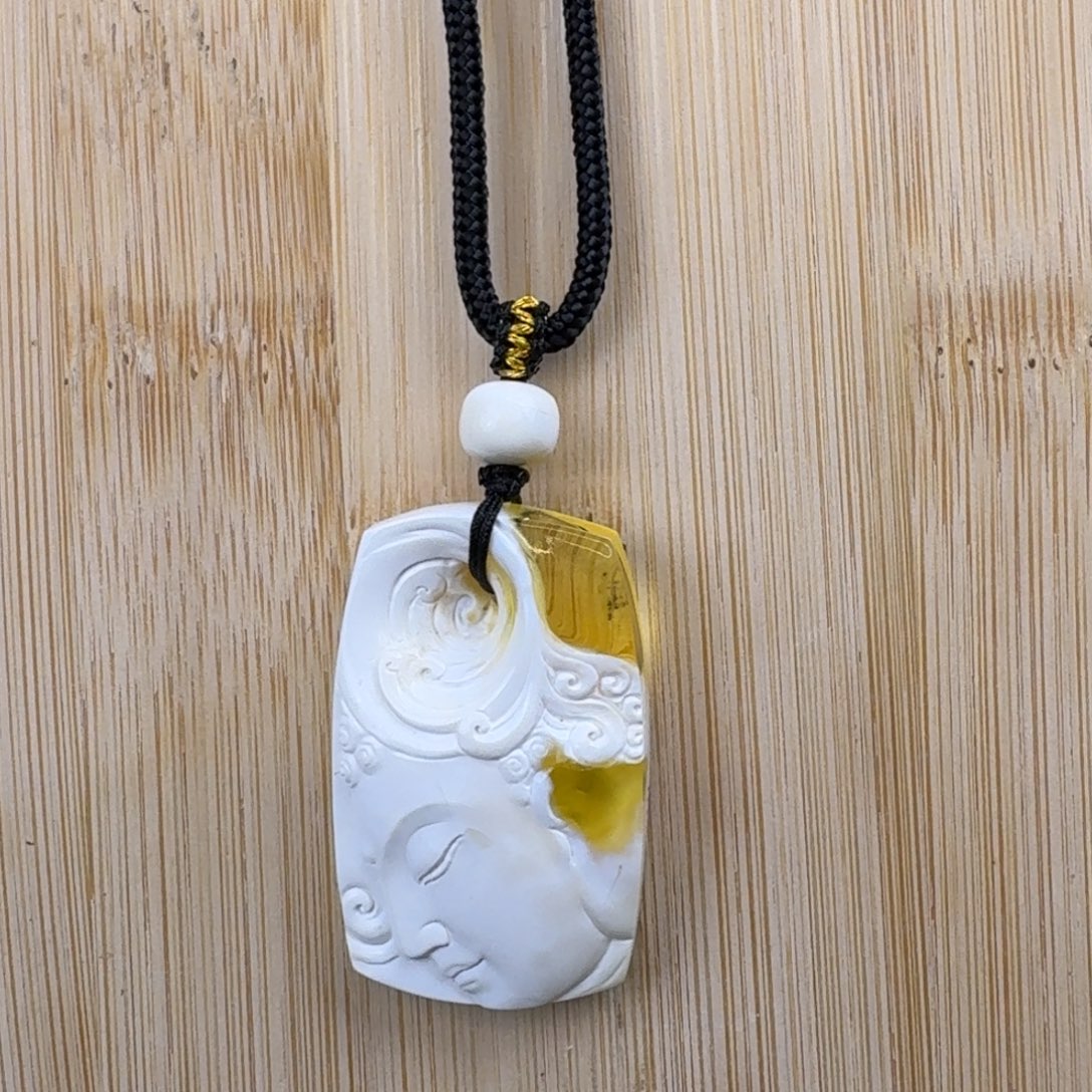 利****琥珀未镶嵌裸石蜜蜡雕刻件