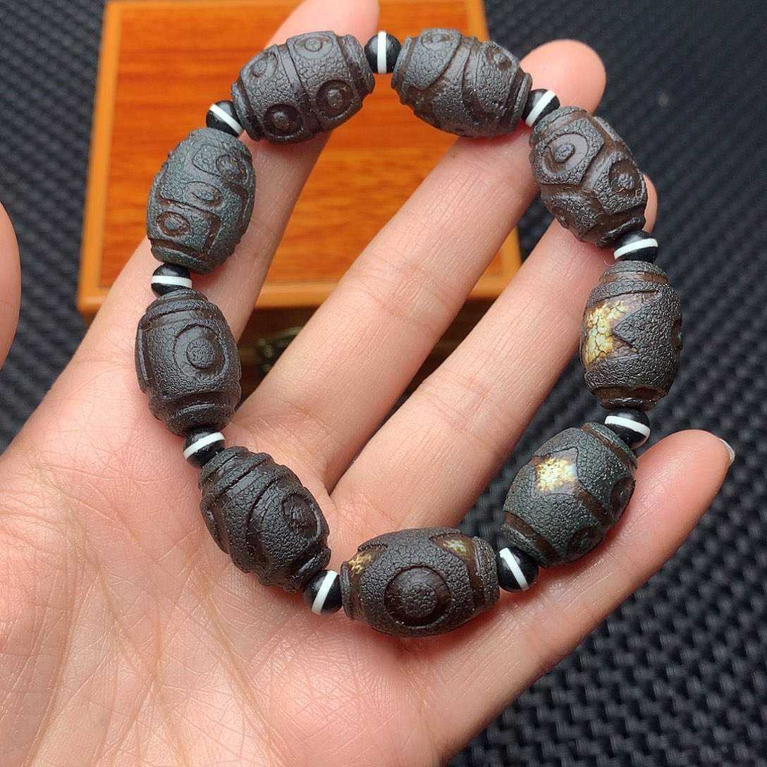 K***,玛瑙/玉髓未镶嵌手链