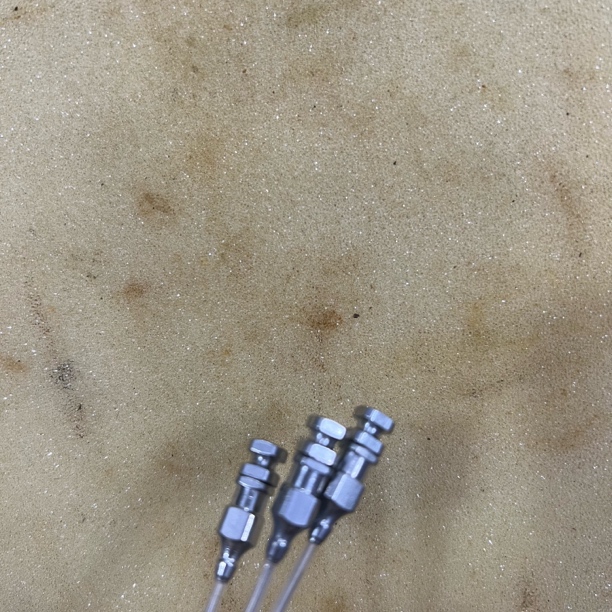 【75C-28】小 头针（三个）