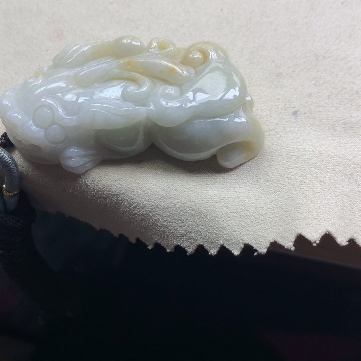 翡翠颈饰未镶嵌吊坠