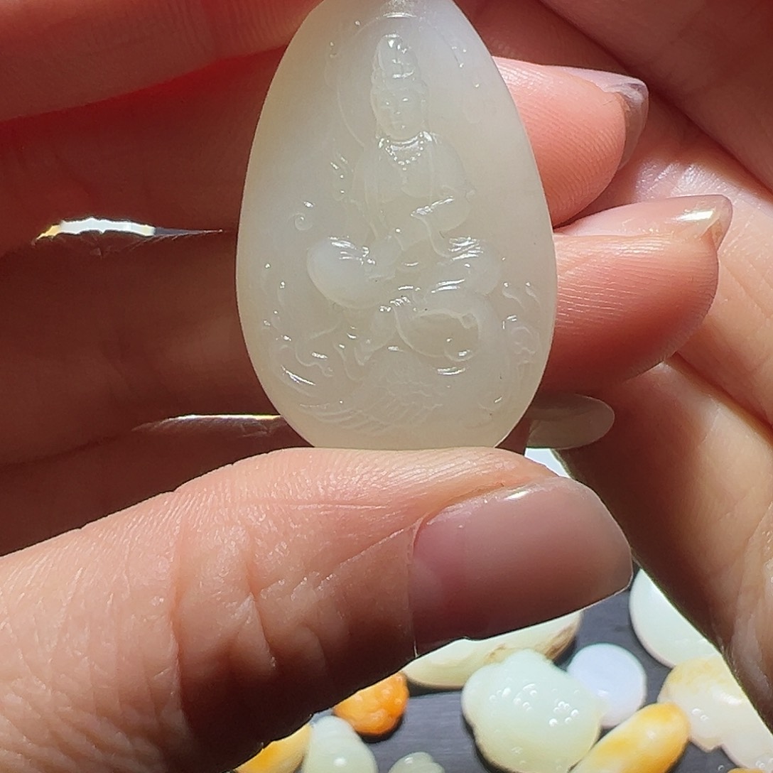 颈饰未镶嵌和田玉苏*?