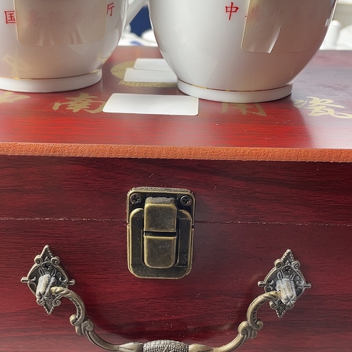 杰***哥景德镇精品陶瓷作品