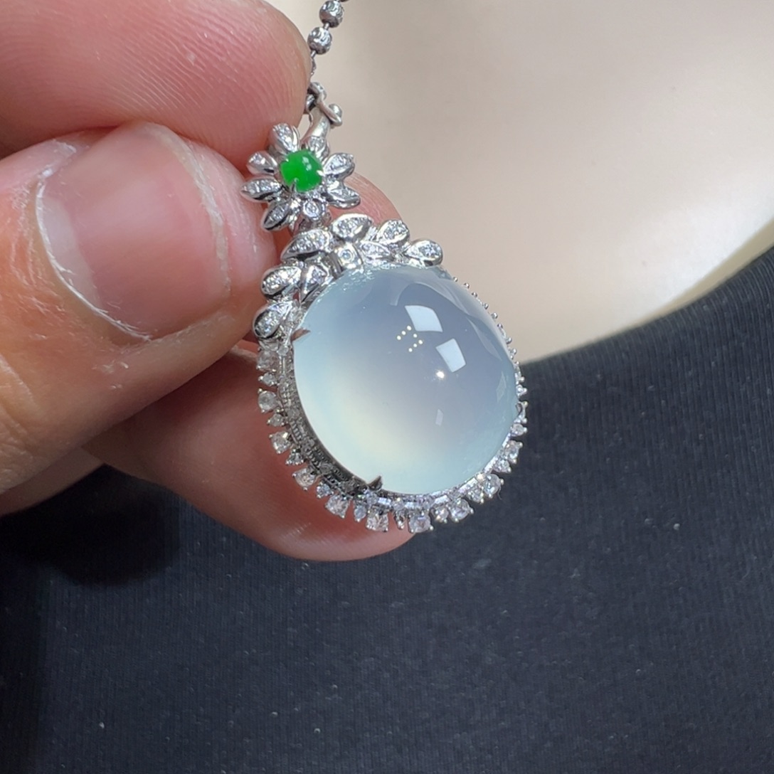 翡翠吊坠(不含链)18K金镶嵌