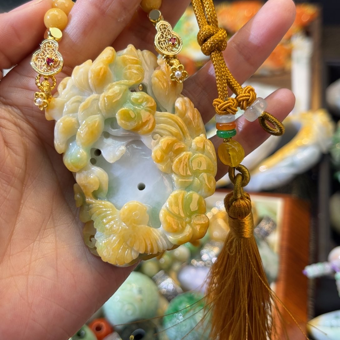 翡翠颈饰未镶嵌待编款