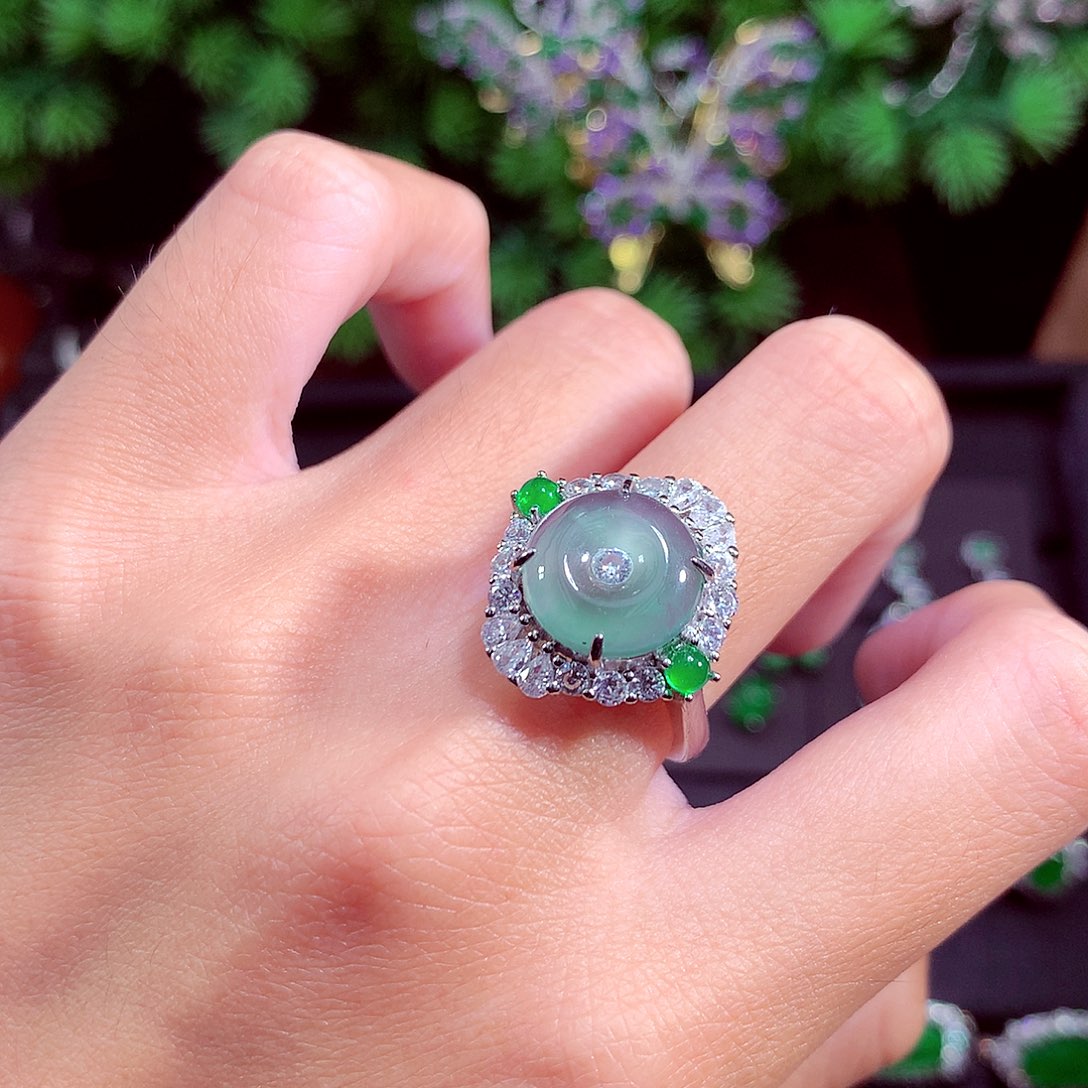 颈饰未镶嵌翡翠天然