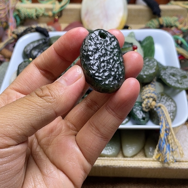 和田玉（糖玉）颈饰未镶嵌陈*长30