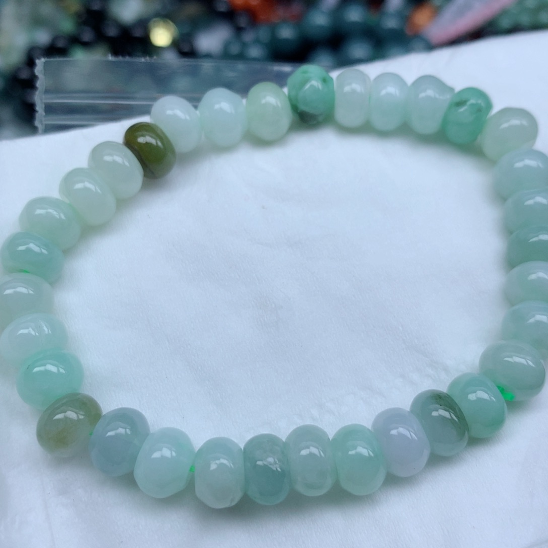 翡翠颈饰未镶嵌手串