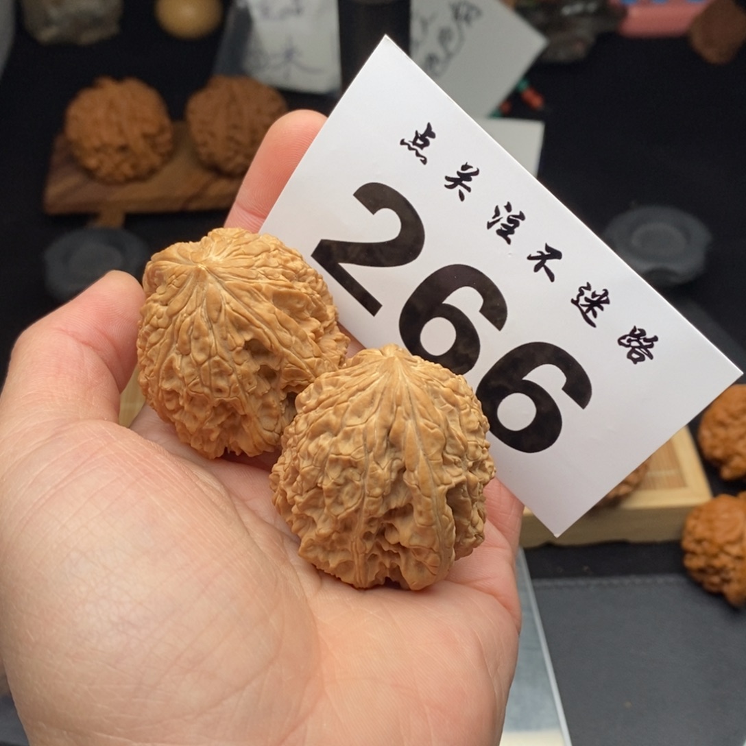 文玩核桃吊坠42暴雪