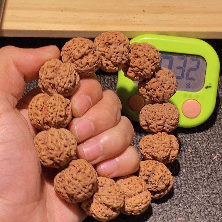 蓦***惑金刚菩提吊坠好了就给您说下嘛谢谢你们