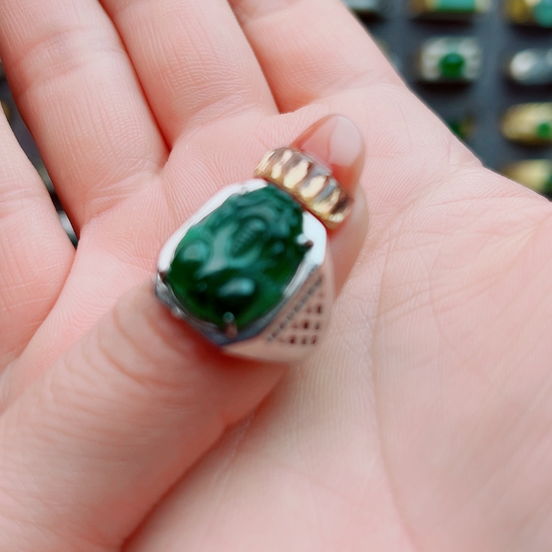 未镶嵌戒指翡翠?**?