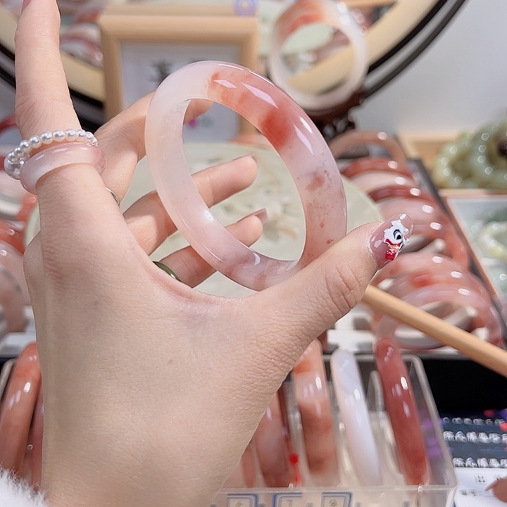 石英质玉手镯未镶嵌云*