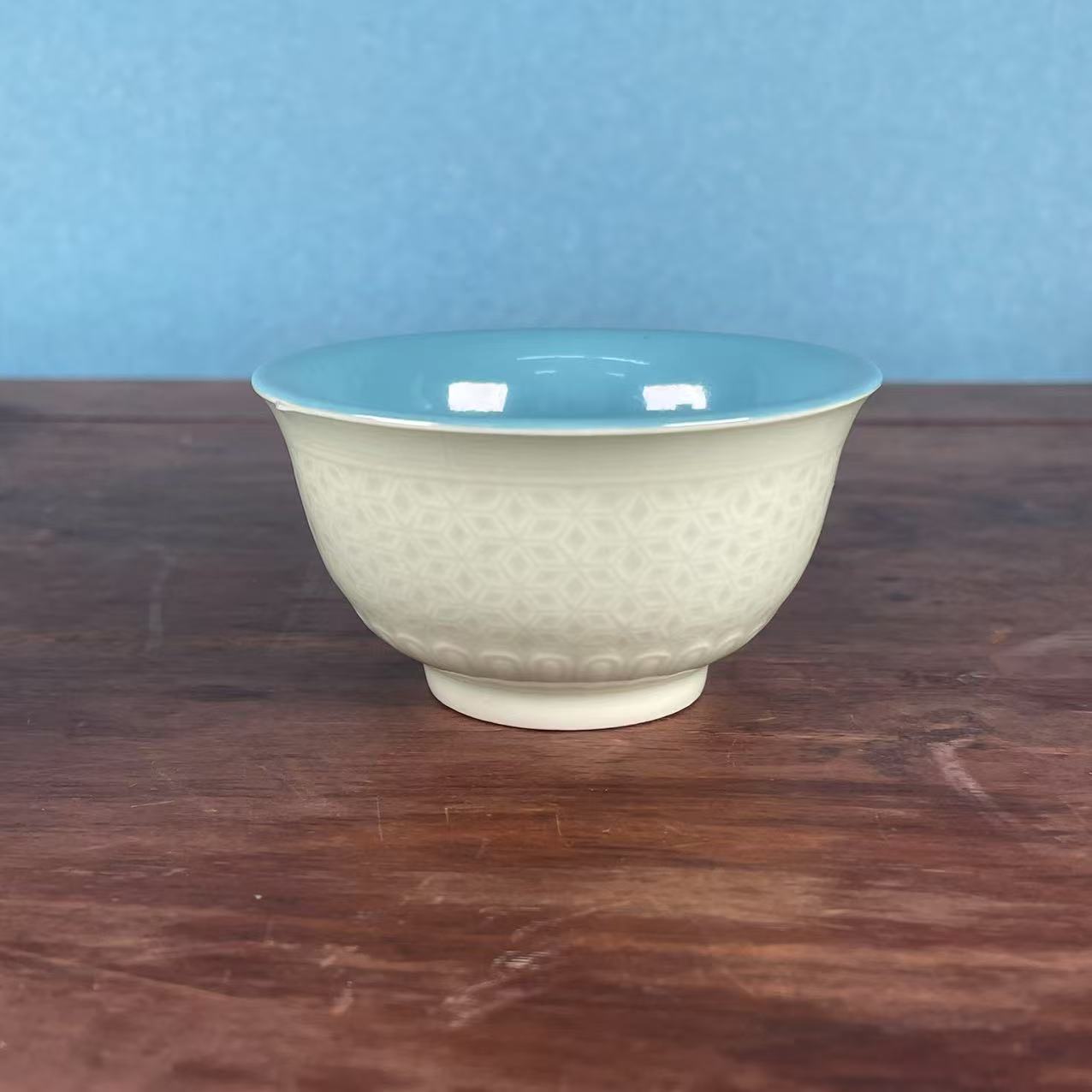 内松石绿釉外豆青釉压手杯